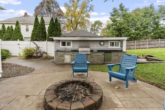 27 Long Avenue, Rotterdam, NY 12304