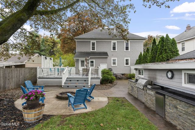 27 Long Avenue, Rotterdam, NY 12304