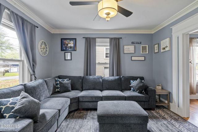 27 Long Avenue, Rotterdam, NY 12304