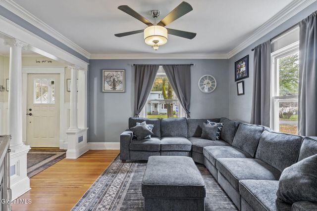 27 Long Avenue, Rotterdam, NY 12304