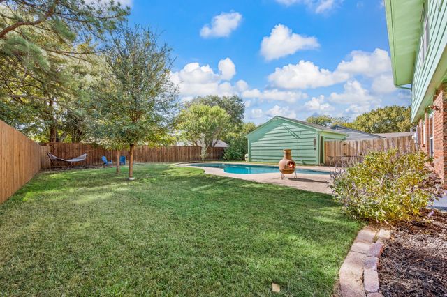 728 Heather Wood Drive, Grapevine, TX 76051