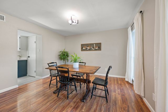 728 Heather Wood Drive, Grapevine, TX 76051