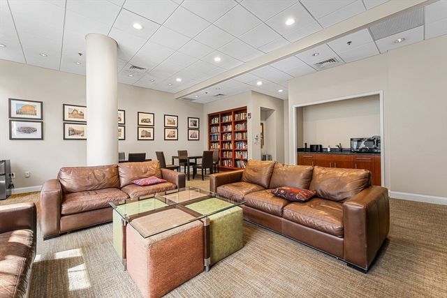 17 Otis St 105, Cambridge, MA 02141