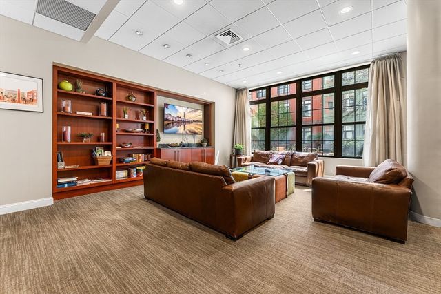 17 Otis St 105, Cambridge, MA 02141