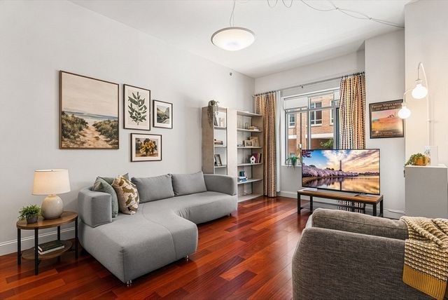 17 Otis St 105, Cambridge, MA 02141