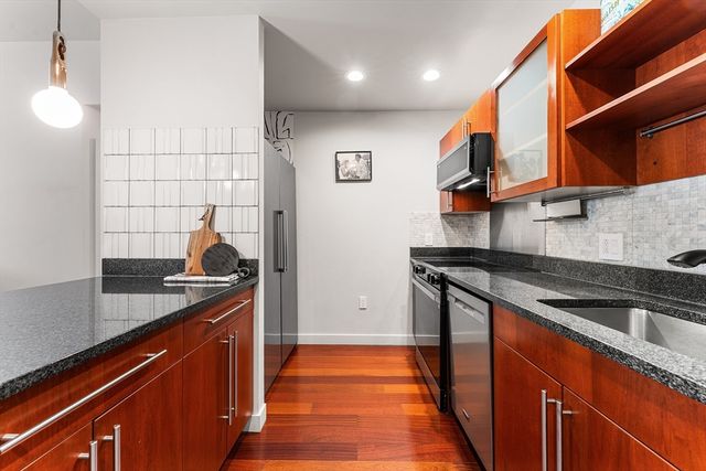 17 Otis St 105, Cambridge, MA 02141