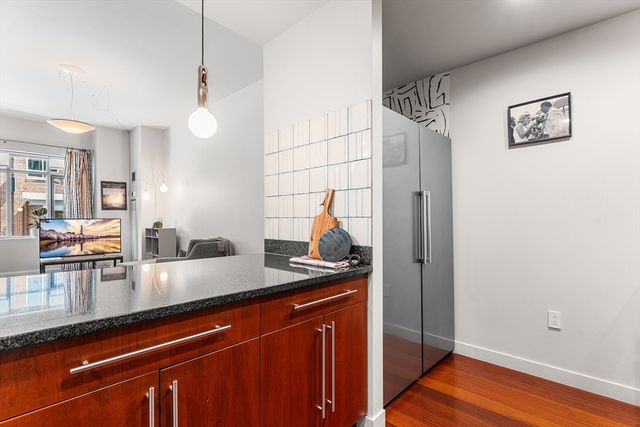 17 Otis St 105, Cambridge, MA 02141