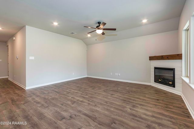 102 Border Court, Youngsville, LA 70592