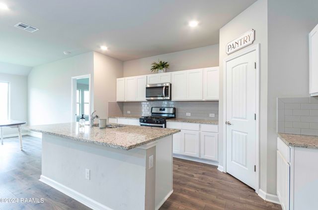 102 Border Court, Youngsville, LA 70592
