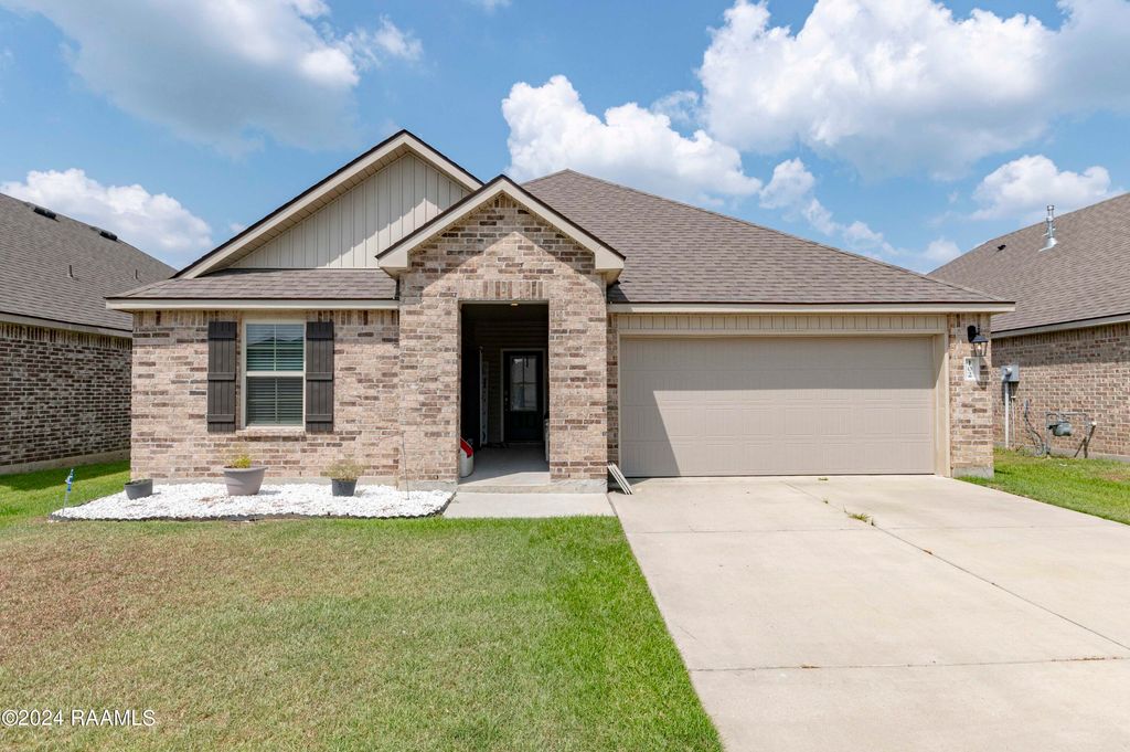 102 Border Court, Youngsville, LA 70592