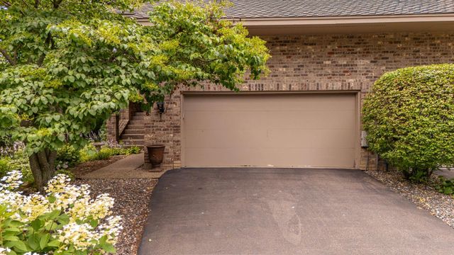 1106 Hollybrook Lane, Wayzata, MN 55391