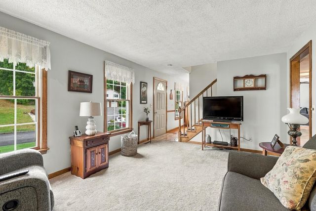 29 Hill Terrace, Ludlow, MA 01056