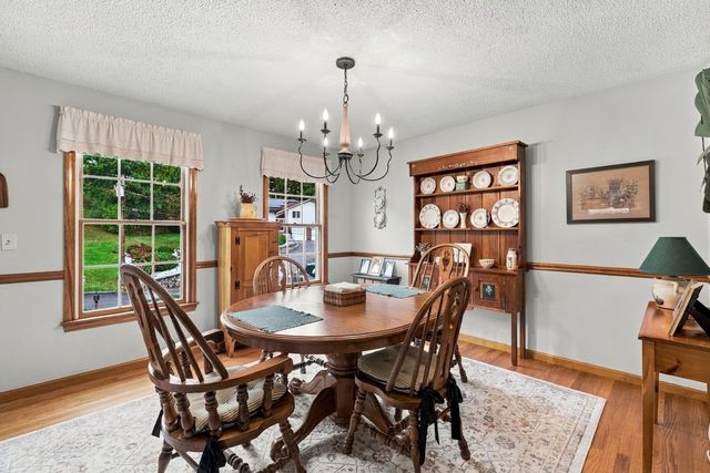 29 Hill Terrace, Ludlow, MA 01056