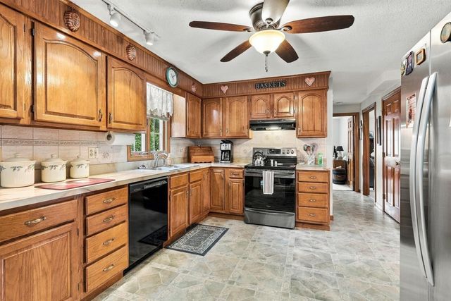 29 Hill Terrace, Ludlow, MA 01056