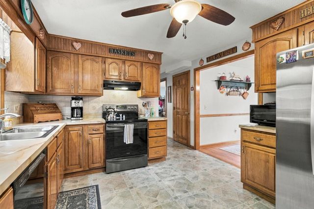 29 Hill Terrace, Ludlow, MA 01056