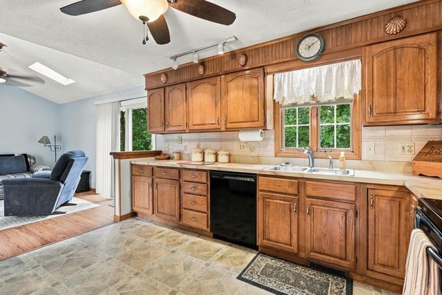 29 Hill Terrace, Ludlow, MA 01056