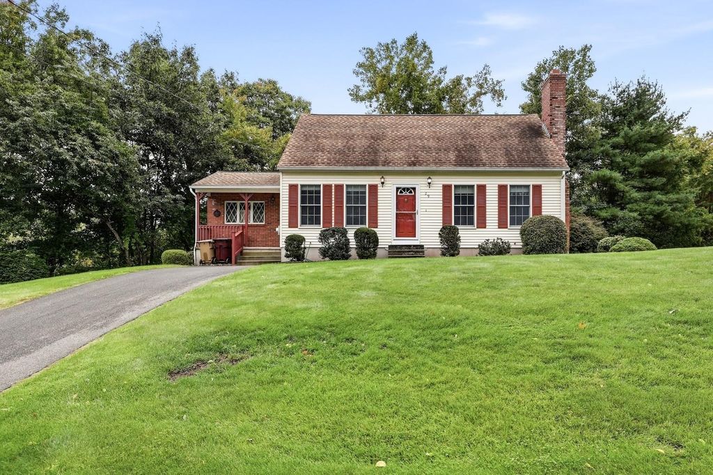 29 Hill Terrace, Ludlow, MA 01056