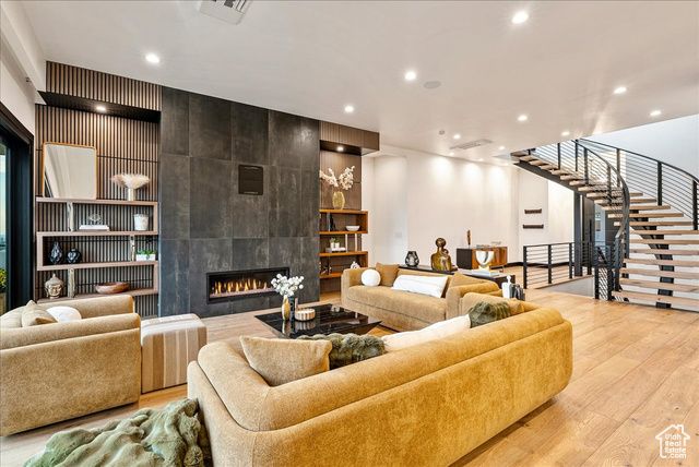 6078 S HEUGHS CANYON WAY, Holladay, UT 84121