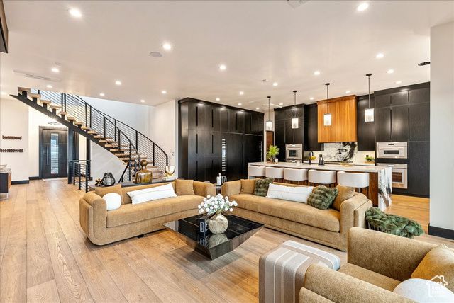 6078 S HEUGHS CANYON WAY, Holladay, UT 84121