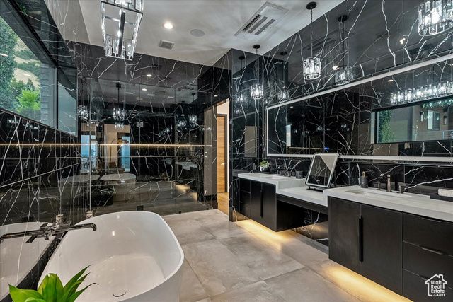 6078 S HEUGHS CANYON WAY, Holladay, UT 84121