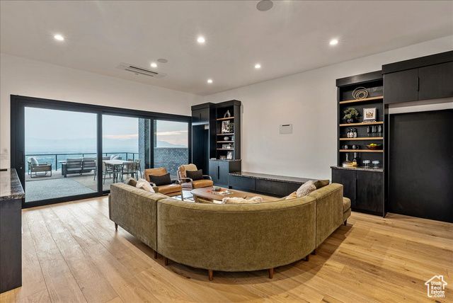 6078 S HEUGHS CANYON WAY, Holladay, UT 84121