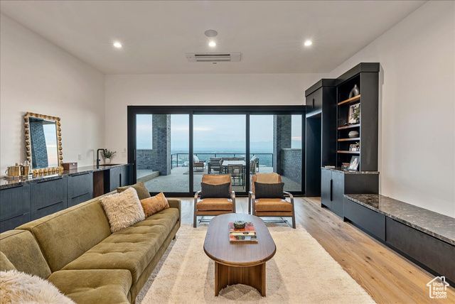 6078 S HEUGHS CANYON WAY, Holladay, UT 84121