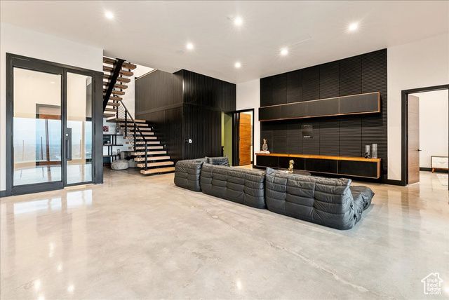 6078 S HEUGHS CANYON WAY, Holladay, UT 84121