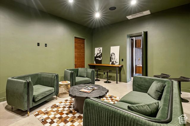 6078 S HEUGHS CANYON WAY, Holladay, UT 84121