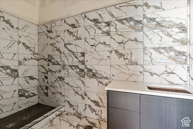 6078 S HEUGHS CANYON WAY, Holladay, UT 84121