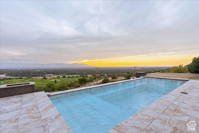 6078 S HEUGHS CANYON WAY, Holladay, UT 84121