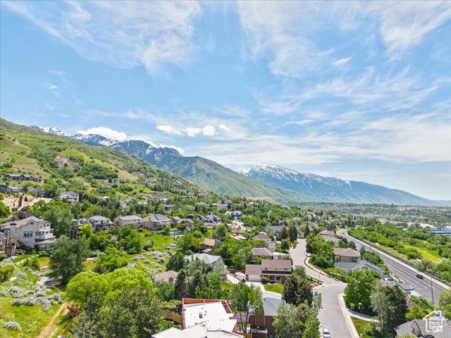 6078 S HEUGHS CANYON WAY, Holladay, UT 84121
