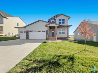 2916 S Copper Creek Ave Avenue, Sioux Falls, SD 57110