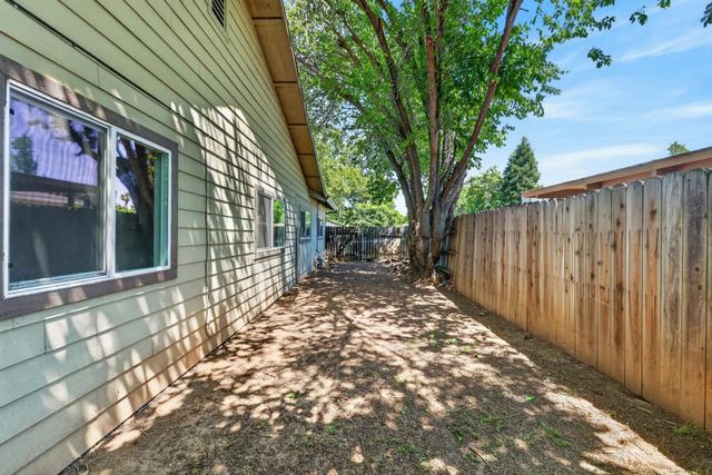 4828 Boyd Dr, Carmichael, CA 95608