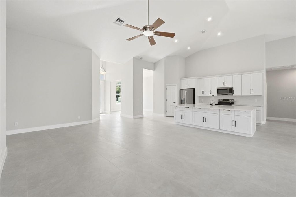 Image 14 of property listing at 12714 TOPSFIELD DRIVE, Orlando, FL 32837