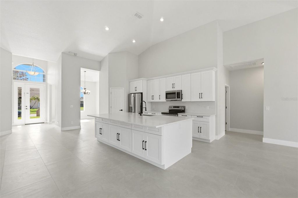 Image 15 of property listing at 12714 TOPSFIELD DRIVE, Orlando, FL 32837