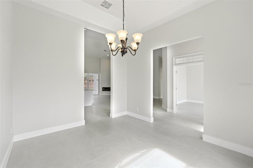 Image 9 of property listing at 12714 TOPSFIELD DRIVE, Orlando, FL 32837