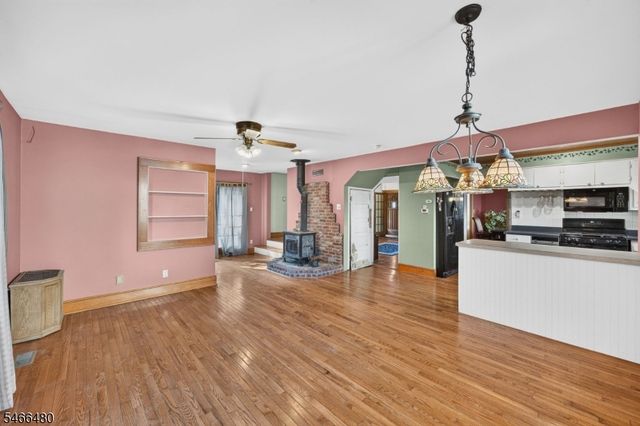 207 Penfield Pl, Dunellen Boro, NJ 08812