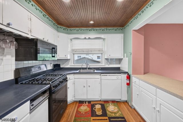207 Penfield Pl, Dunellen Boro, NJ 08812