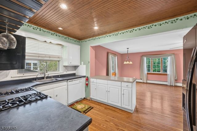207 Penfield Pl, Dunellen Boro, NJ 08812