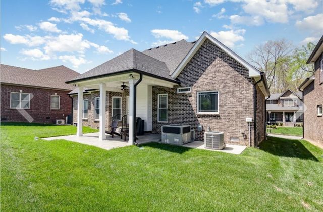 513 Summit View Cir, Clarksville, TN 37043