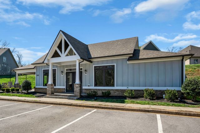 513 Summit View Cir, Clarksville, TN 37043