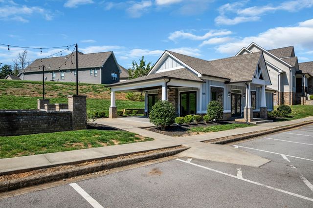 513 Summit View Cir, Clarksville, TN 37043