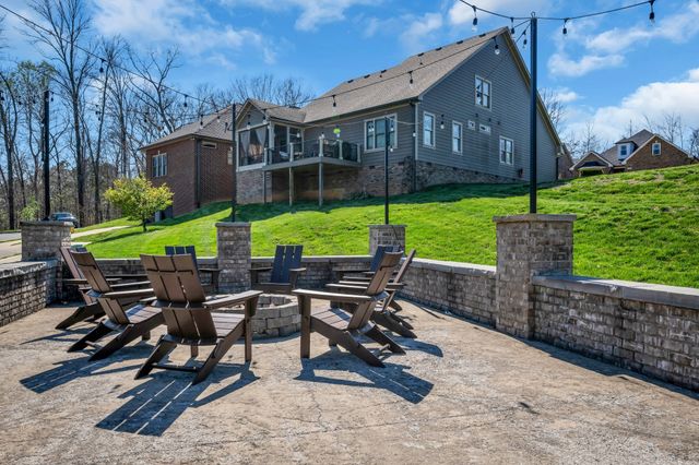 513 Summit View Cir, Clarksville, TN 37043