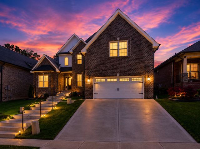 513 Summit View Cir, Clarksville, TN 37043