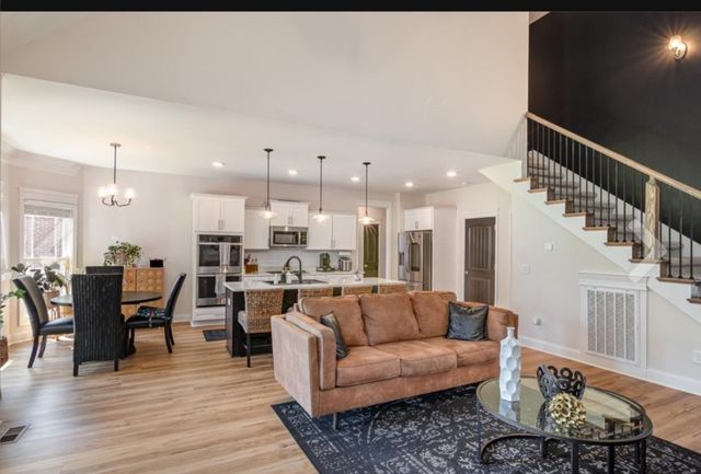 513 Summit View Cir, Clarksville, TN 37043