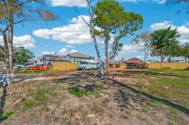 TBD Avenue G, Dickinson, TX 77532