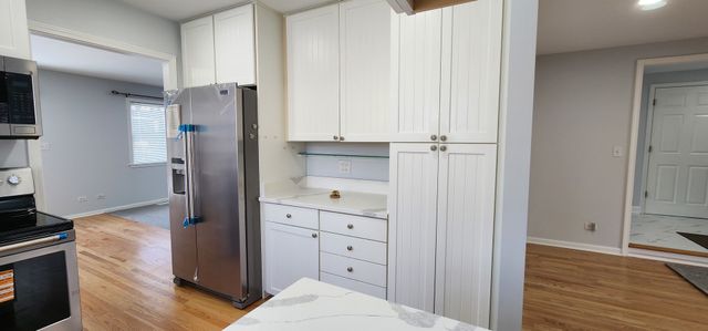 105 Aspen Drive, Schaumburg, IL 60194