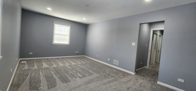 105 Aspen Drive, Schaumburg, IL 60194