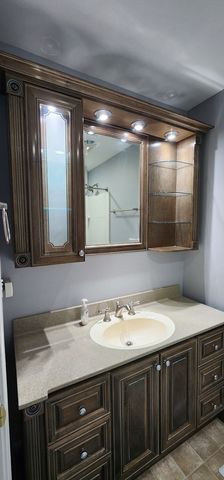 105 Aspen Drive, Schaumburg, IL 60194