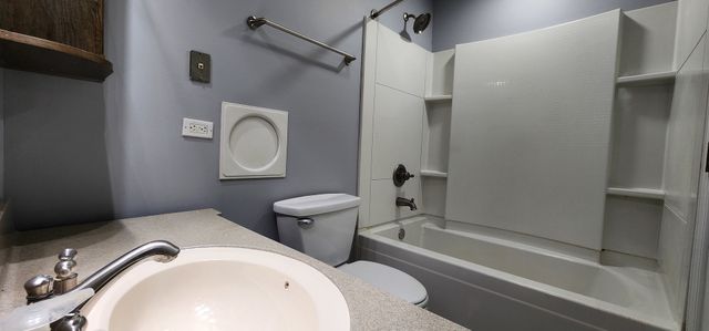 105 Aspen Drive, Schaumburg, IL 60194